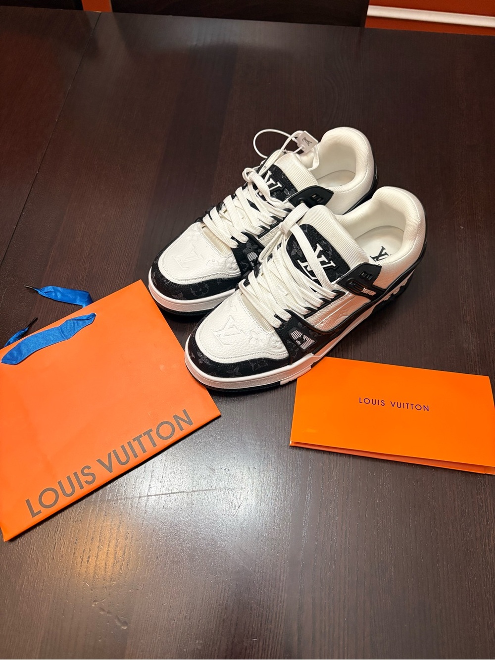 Louis Vuitton Men’s Black & White Monogram LV Low-Top Sneakers - Picture 2 of 9